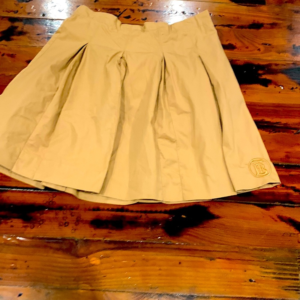 Burberry authentic pleated skirt,12/14,great condition